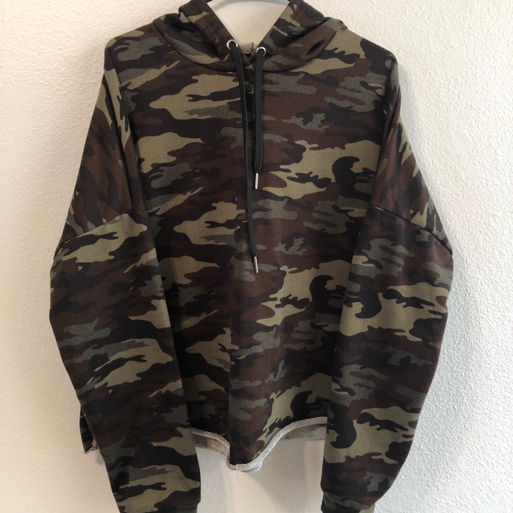 Rue21 Camo Cropped Hoodie